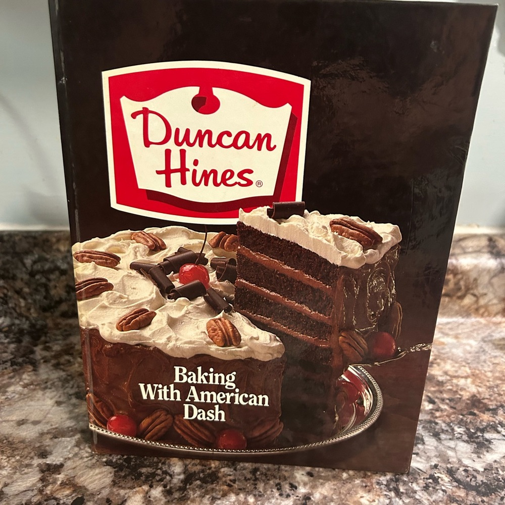 Vintage Duncan Hines Cookbook